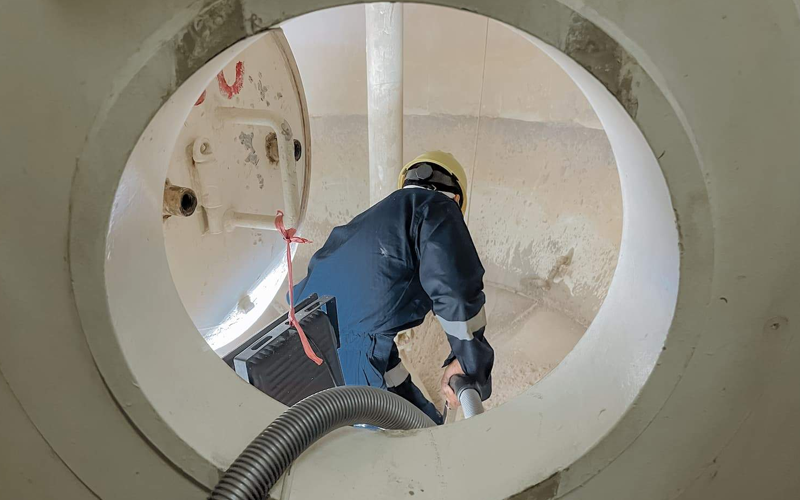 Industrial Water Tank Cleaning